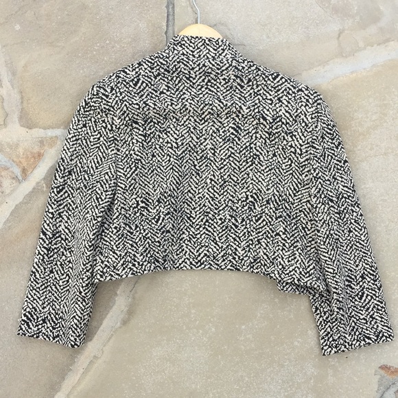 Jessica Howard Cropped Tan & Black Tweed Knit Jacket - Picture 2 of 2